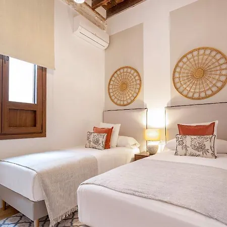 Genteel Home Santas Patronas Seville Exterior photo
