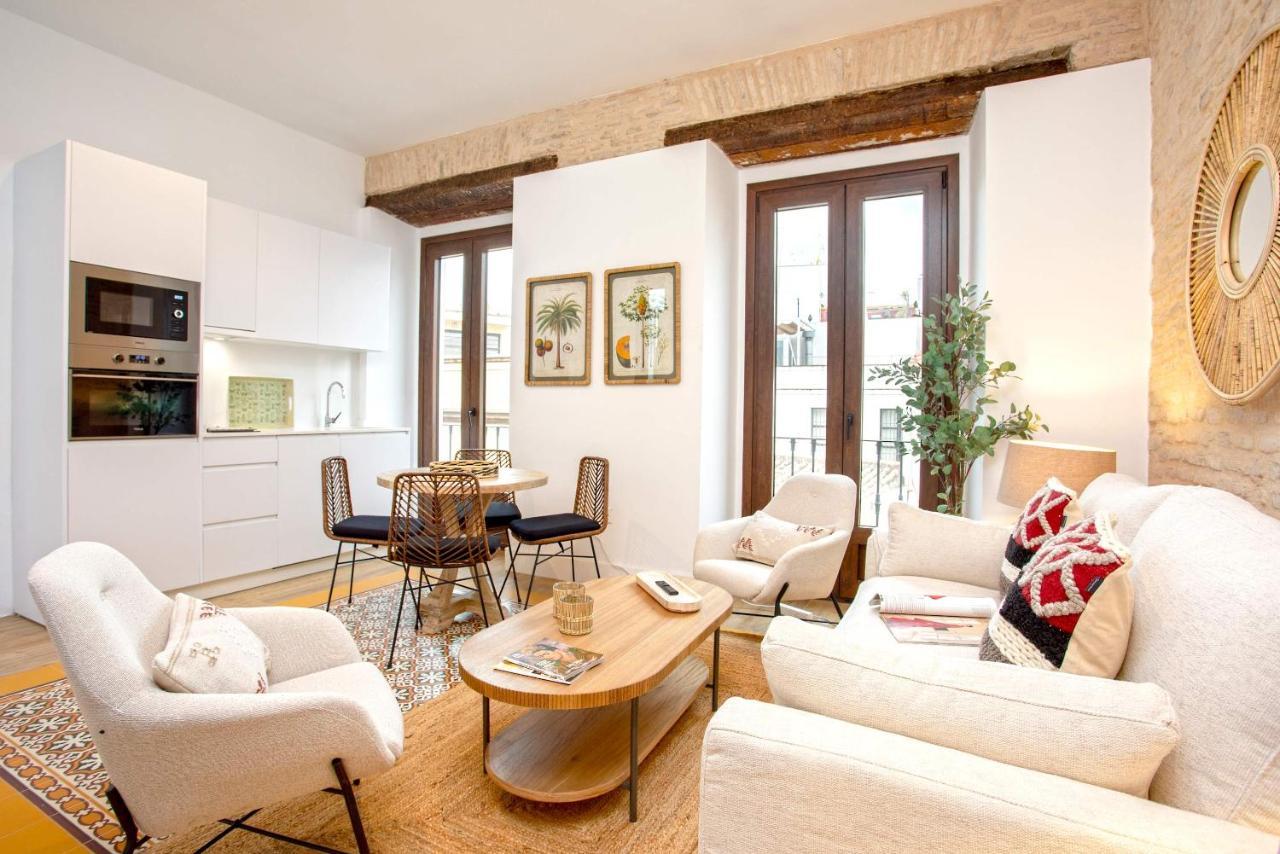Genteel Santas Patronas * Siviglia